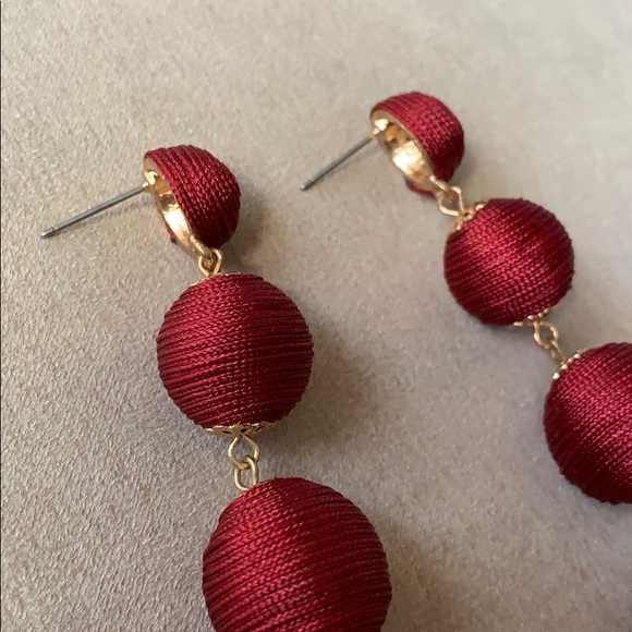 4-ball bauble drop earring in deep red - Picture 2 of 5